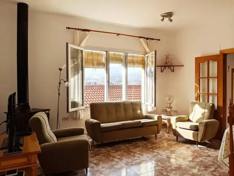 Flat 185 m² in Huétor Vega