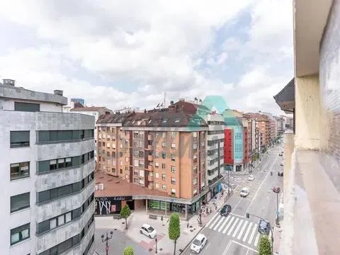 Pis de 134 m² a Oviedo