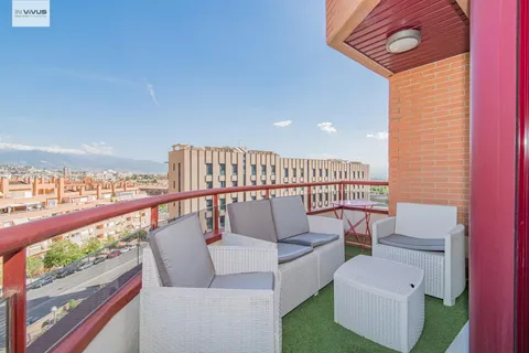 Flat 101 m² in Granada