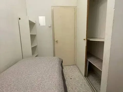 Кімната 65 м², Барселоні