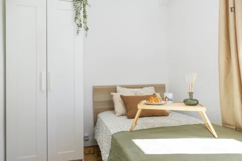 Habitació de lloguer, Parla
