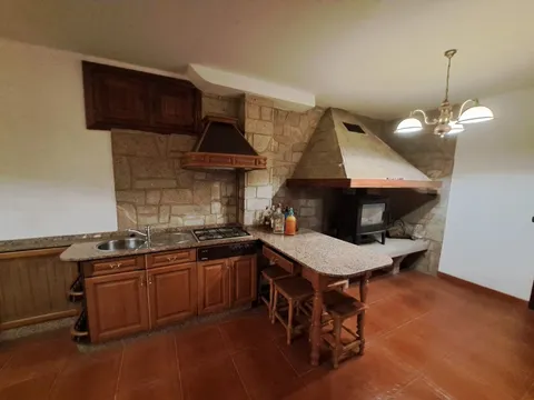 Casa de 494 m² a Teo