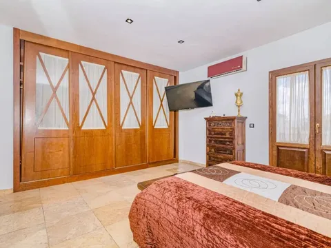 Casa de 350 m² a Las Gabias