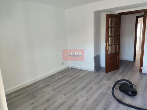 Pis de 81 m² a Ourense