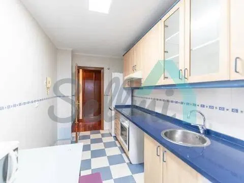 Piso de 77 m² en Oviedo