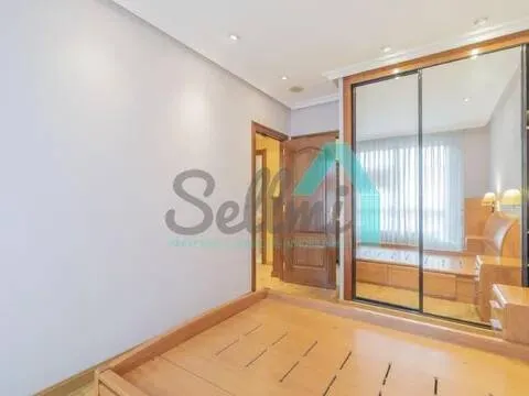 Pis de 83 m² a Oviedo