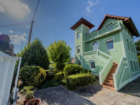 Casa de 226 m² a Camargo
