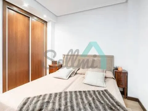 Pis de 92 m² a Oviedo