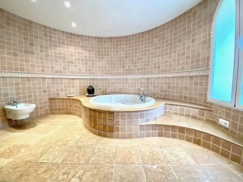 Haus 500 m² in Altea