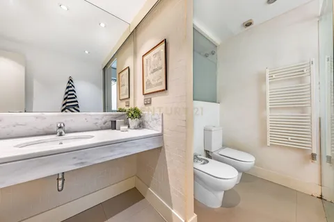 Casa de 239 m² a Sant Cugat del Vallès