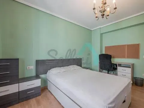 Pis de 94 m² a Oviedo