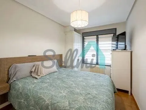 Flat 86 m² in Oviedo
