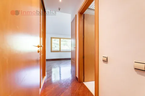 Pis de 800 m² a Pozuelo de Alarcón