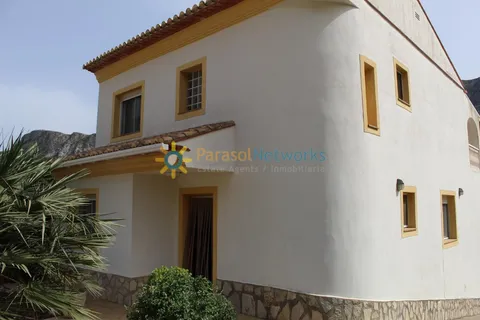 House 220 m² in Barx