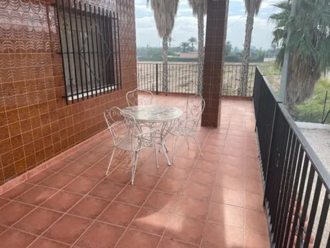 Pis de 4000 m² a Dolores
