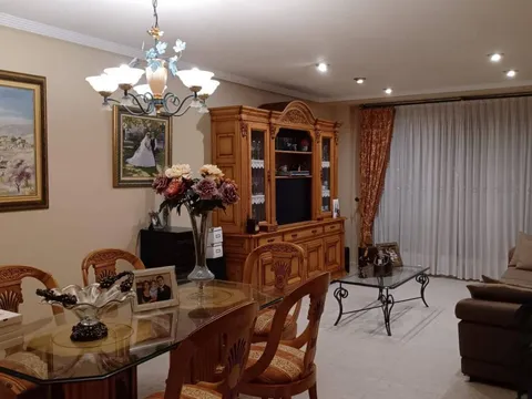 Casa de 220 m² a Petrer