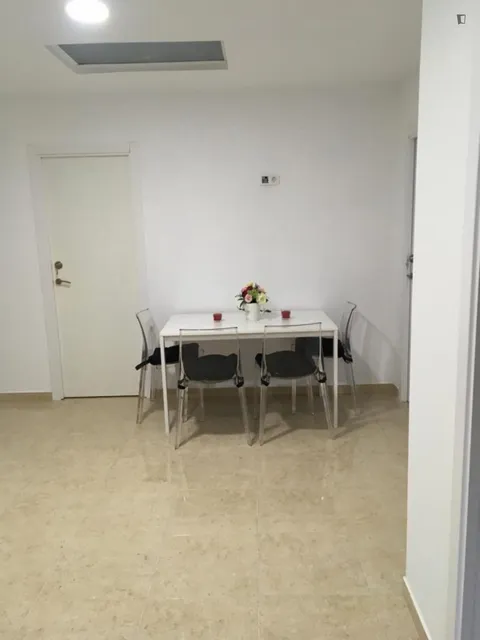 Habitació de lloguer, València (2/3)