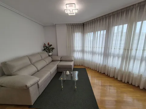 Pis de 82 m² a Oviedo