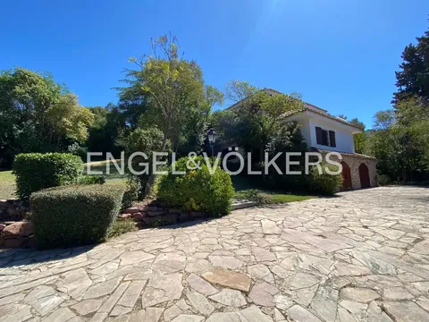 Pis de 380 m² a Nàquera (2/98)