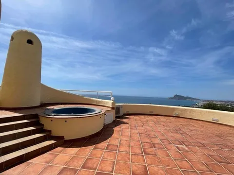 Haus 500 m² in Altea