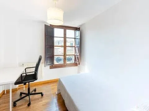 Pis de 84 m² a Oviedo
