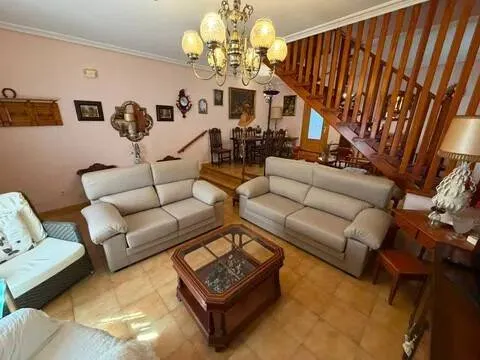 Casa de 200 m² a Torrevella