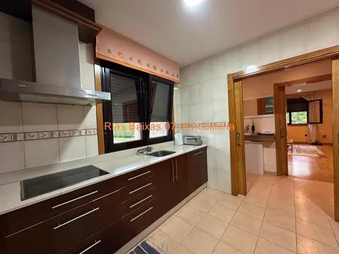 Haus 160 m² in Mos