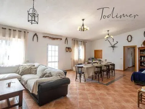 Haus 250 m² in Molvízar