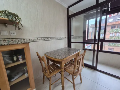 Pis de 82 m² a Oviedo