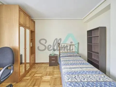 Pis de 82 m² a Oviedo