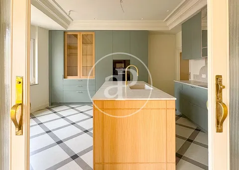 Wohnung 340 m² in Madrid