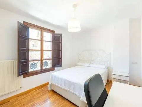 Pis de 84 m² a Oviedo