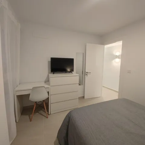 Zimmer 77 m², Málaga