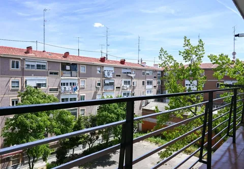 Wohnung 77 m² in Madrid