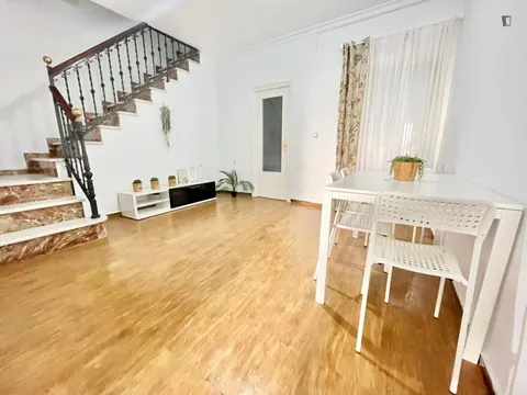 Habitació de lloguer, Santiponce