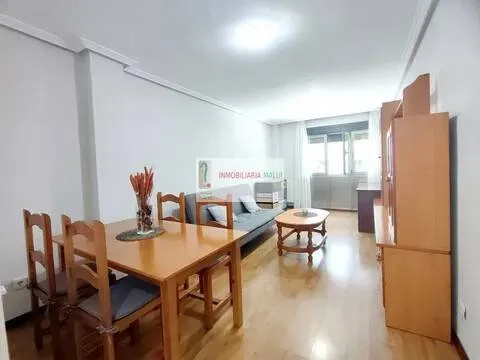 Pis de 75 m² a Oviedo
