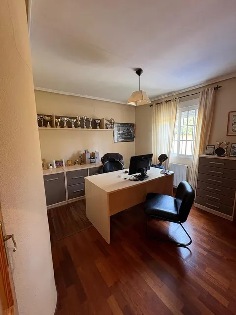 Casa de 330 m² a Riba-roja de Túria
