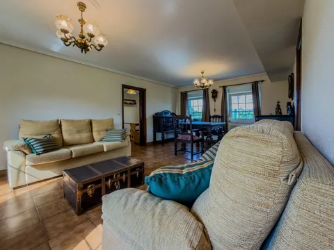 Casa de 226 m² a Camargo
