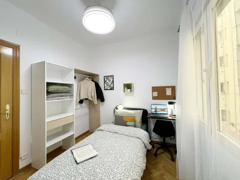 Кімната в оренду, Madrid