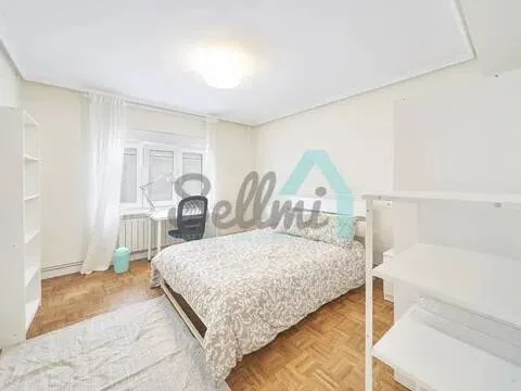 Pis de 90 m² a Oviedo