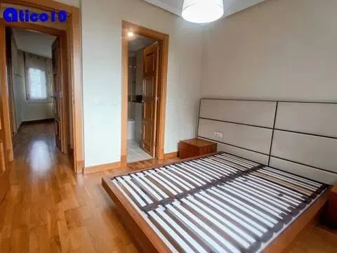 Pis de 92 m² a Oviedo