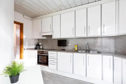 Квартира 100 м² в Барселоне