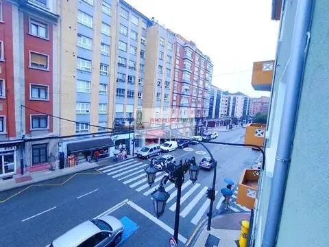 Pis de 130 m² a Oviedo