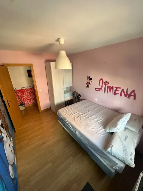 Кімната в оренду, Parla