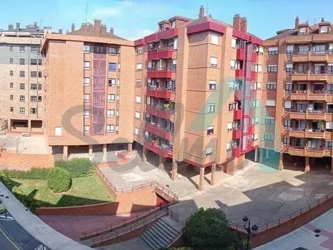 Pis de 100 m² a Oviedo