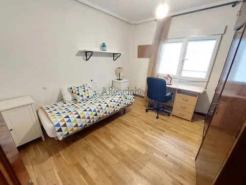 Pis de 89 m² a Oviedo