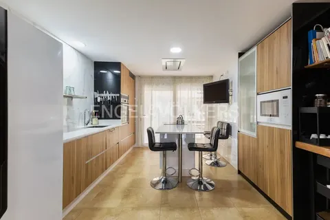 House 230 m² in Chiva
