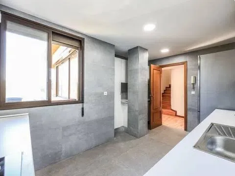 Wohnung 217 m² in Madrid