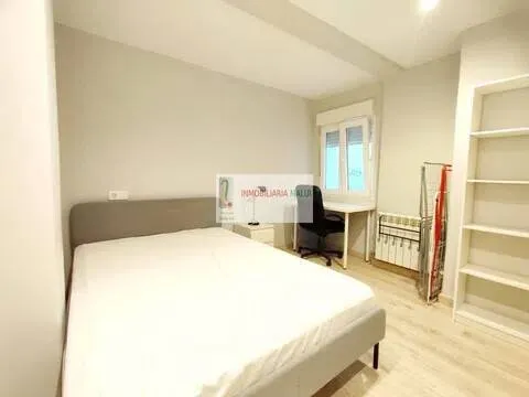 Pis de 80 m² a Oviedo