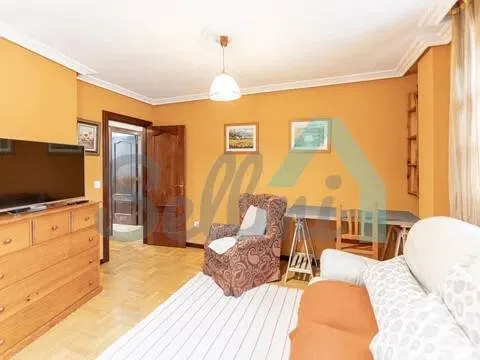 Pis de 63 m² a Oviedo